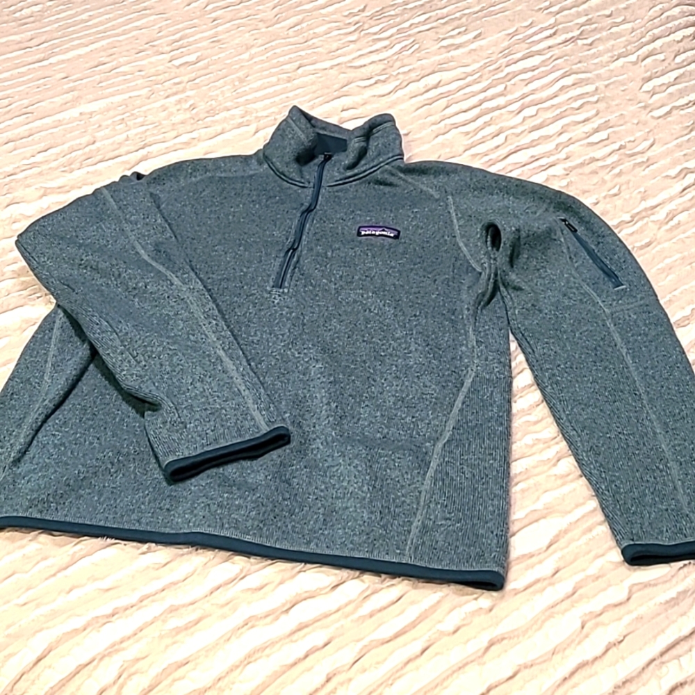 Patagonia quarter zip. Size large.